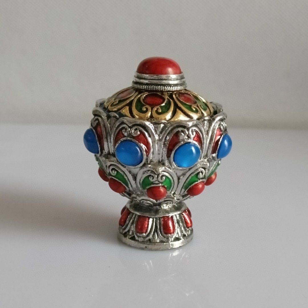 Kolekcja Antyków Vintage w Sty – Vintage Collectible Bottles recenzja i cena